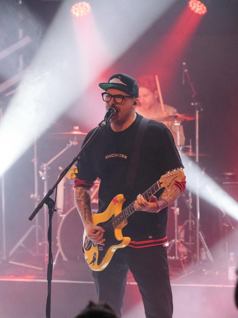 JULZ HELLER’s Therapeutic Pop-punk Creations Soothe Listeners with Positivity