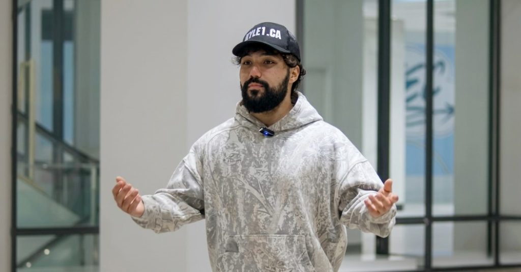 Kyle Nunes Medeiros Responds to “Celebrity” Comment Question in Instagram Street Interview That Surpassed 70,000 Views