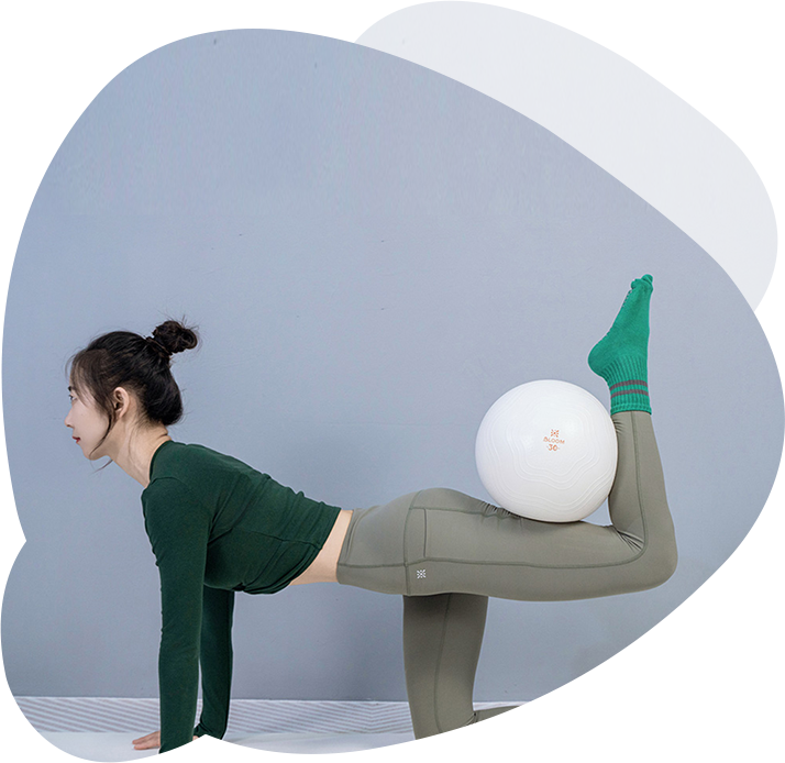 How to Choose and Use Yoga and Pilates Stability Balls for Controlled Training