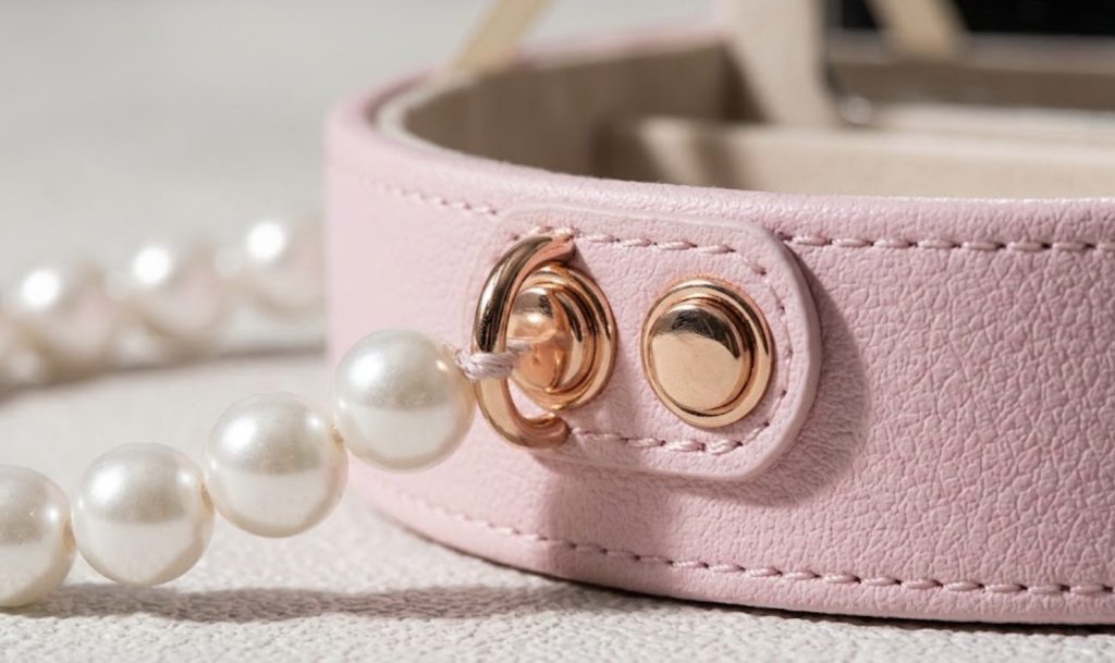 Inside Jinze Crafts: A Wholesale PU Leather Pearl Handle Jewelry Box Factory Driving Craftsmanship
